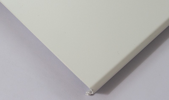 Белое покрытие C300 порошка приостанавливало алюминиевый металл потолка прокладки алюминиевая панель отрезала край