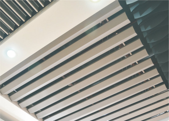 Декоративный крюк - на алюминиевом прямоугольнике потолка прокладки для потолка гостиницы селитебного