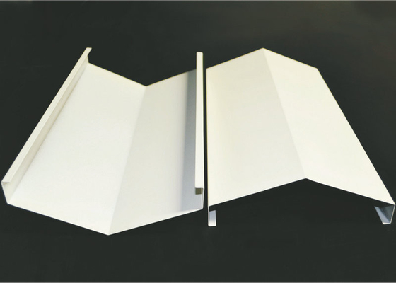 Декоративный крюк - на алюминиевом прямоугольнике потолка прокладки для потолка гостиницы селитебного