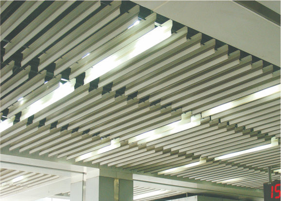 Потолок выставочного зала акустический кроет декоративную приостанавливанную ложную панель черепицей алюминия/алюминиевых