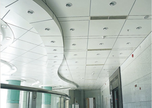 Железнодорожный вокзал украшая акустические пефорированные плитки потолка/ложные плитки потолка