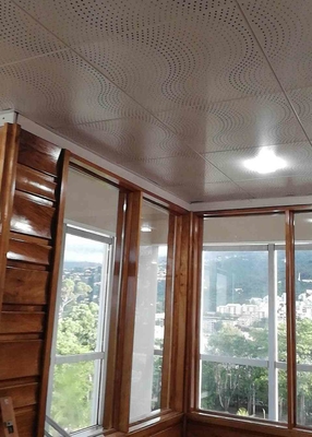 Прокалывания волны цвета плиток потолка КЭ зажим акустического белого алюминиевый в потолке для гостиницы