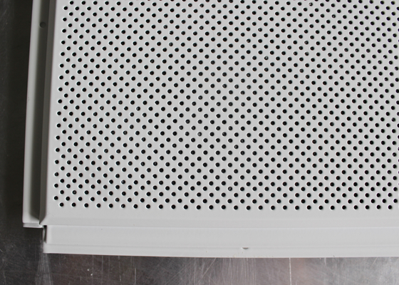 Алюминий кладет в акустический лист плиток потолка установленный с квадратом решетки 600 x 600 t