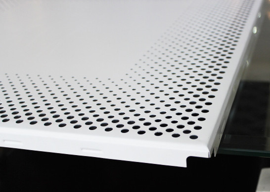 Алюминиевый зажим в панели потолка кроет прокалывание черепицей ISO9001 отверстия 0.7mm круглое