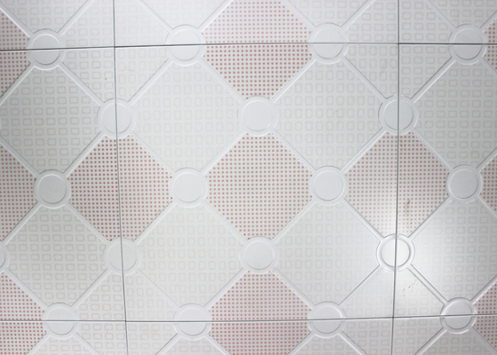 Плитки потолка геометрической картины художнические, прочный водоустойчивый зажим в потолке