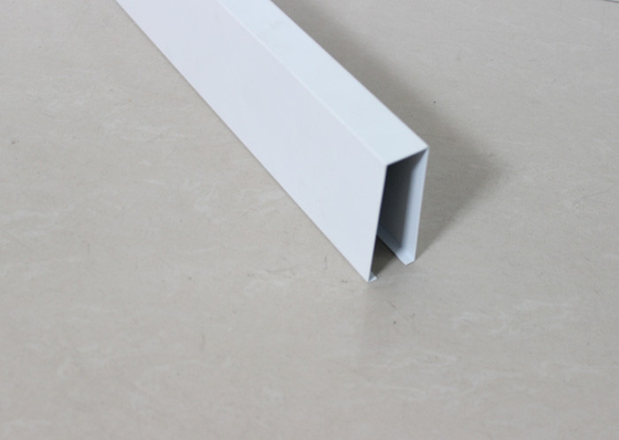 Алюминиевые U-форменные коммерчески плитки потолка линейные падают вниз плитки потолка