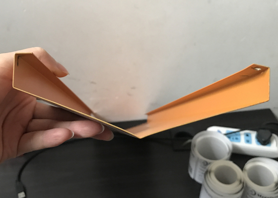 Оранжевое система взгляда потолка прокладки таможни в сформированная алюминиевым открытым приостанавливанная алюминием