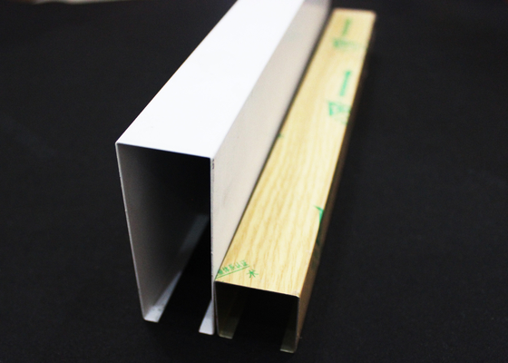 Коммерчески алюминиевые линейные падают вниз плитки потолка U-форменные с толщиной 0.8mm