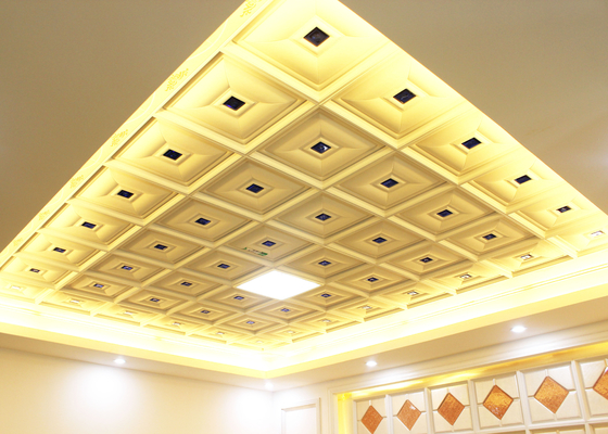 Алюминиевые художнические выбитые плитки потолка для ванной комнаты кухни живущей комнаты