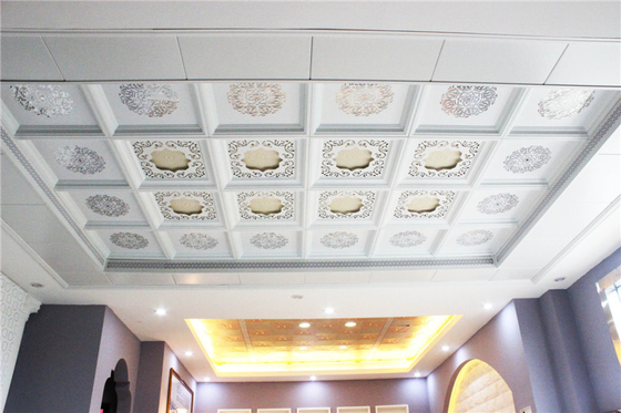 панели потолка падения 0.6mm алюминиевые для украшения живущей комнаты